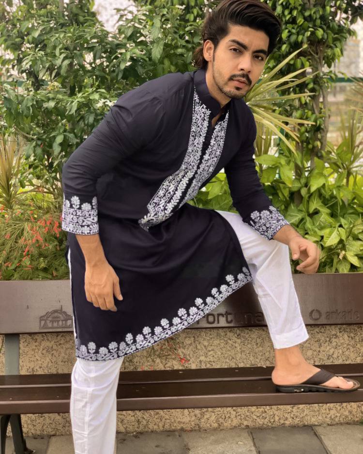 BLACK NECK EMBROIDERED MEN'S KURTA WITH PAJAMA SET